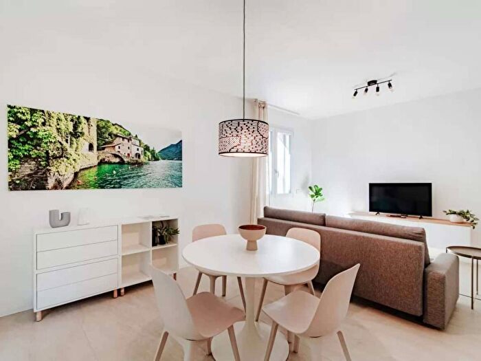 Appartamento trilocale in affitto in Via Bellinzona, Nino Bixio, Como