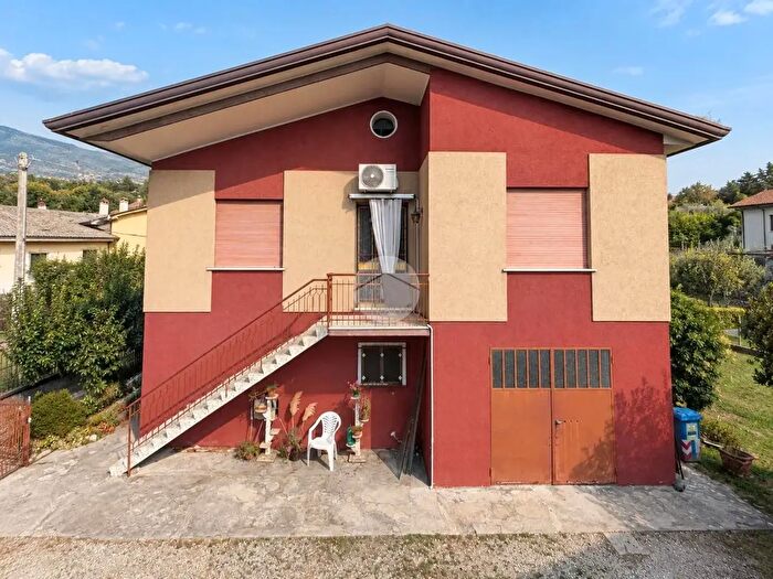 Casa quadrilocale in vendita in Via Via XI Febbraio, Quinto Di Treviso