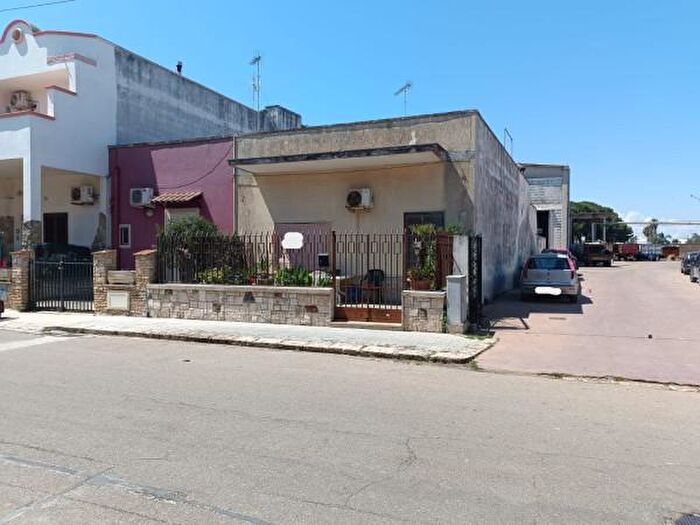 Casa con 5 locali in vendita in Strada Comunale Martano, Melendugno