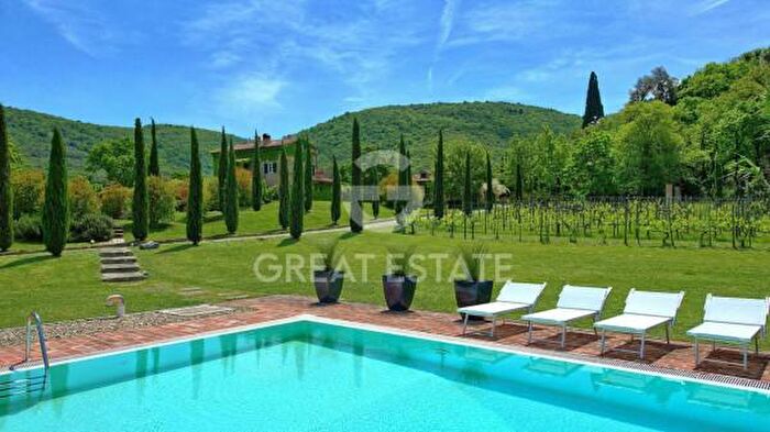 Casa con 6 locali in vendita in Vicolo della Rosa, Cortona