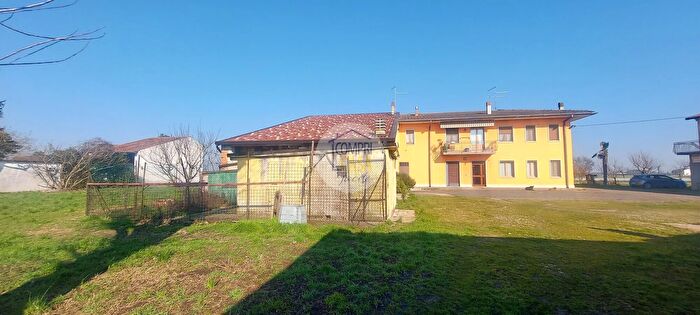 Appartamento con 5 locali in vendita in Via Deiolo a, Zevio