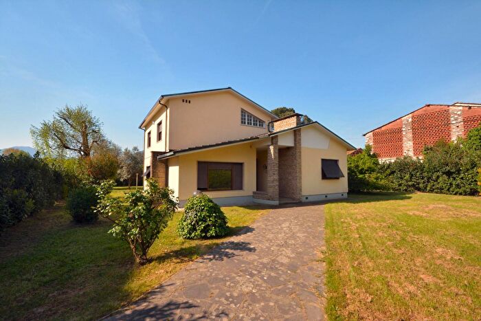 Casa con 5 locali in vendita in Er Corte Belli, Lucca