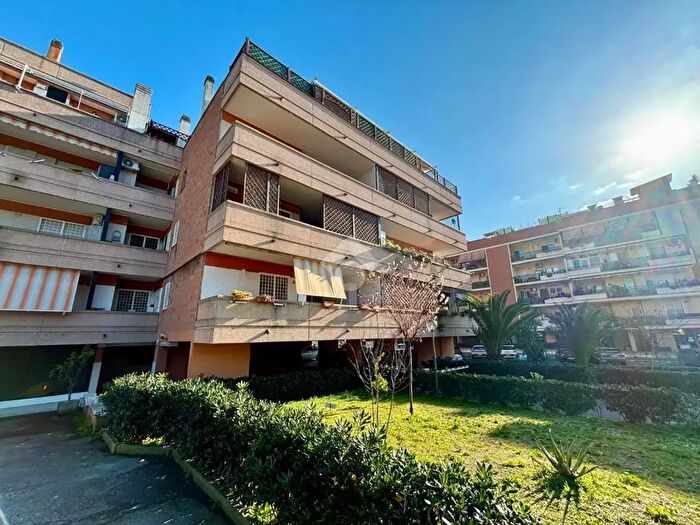 Appartamento bilocale in vendita in Via Luigi Gastinelli, Roma