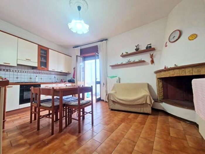 Appartamento con 6 locali in vendita in Via Romolo Murri, Tricase