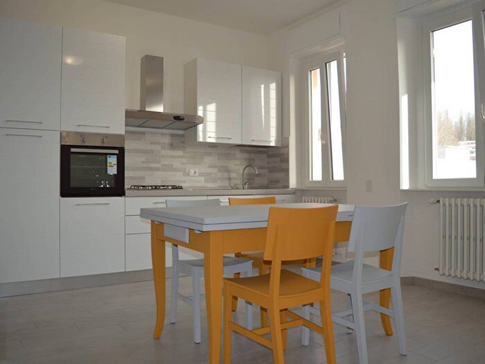 Appartamento trilocale in affitto in Viale Padre Gian Battista Aguggiari, Ippodromo San Gallo, Varese