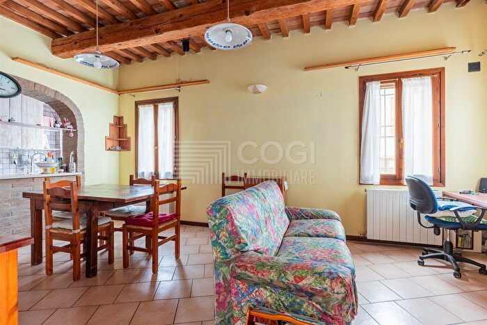 Casa quadrilocale in vendita in Via Superiore, Bagnacavallo