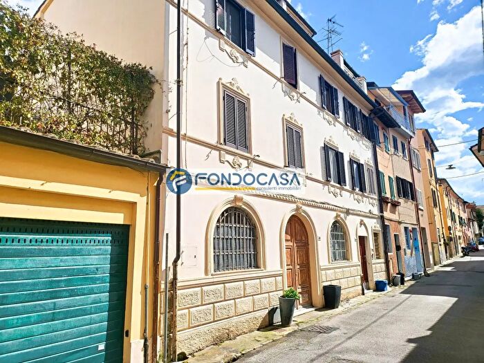 Appartamento con 5 locali in vendita in Via del Teatro, Pietrasanta