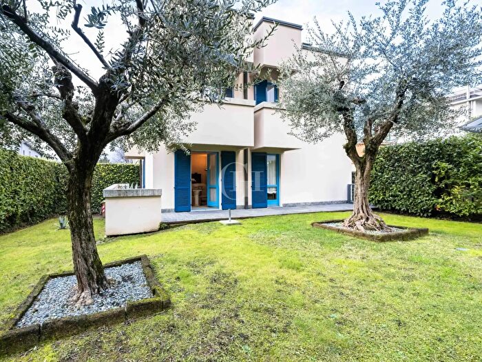 Casa con 5 locali in vendita in Iseo