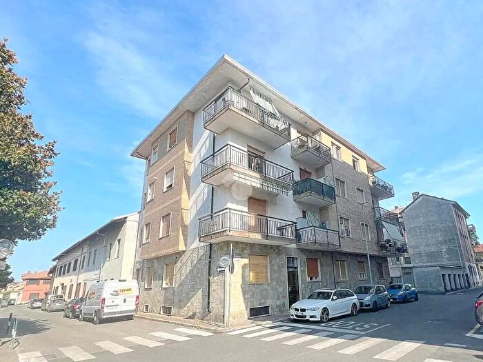 Appartamento trilocale in vendita in Via Enrico Toti, Alpignano