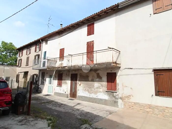 Casa quadrilocale in vendita in Via Zurco, Cadelbosco Di Sopra