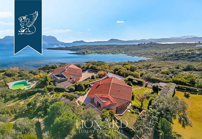 Casa quadrilocale in vendita in Golfo Aranci