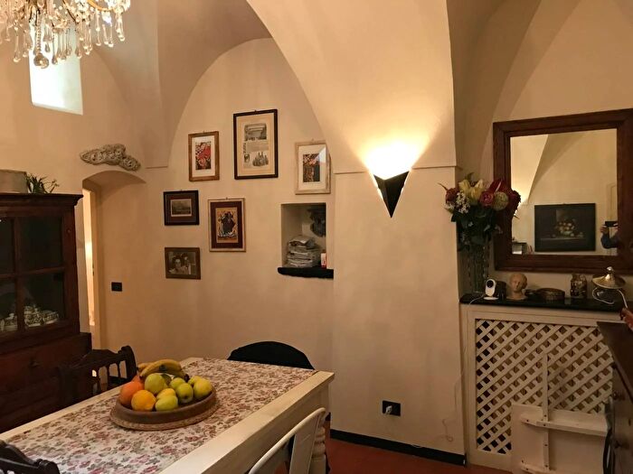 Casa quadrilocale in vendita in Cipressa