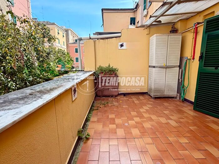 Appartamento trilocale in vendita in Via Raimondo Amedeo Vigna, Genova