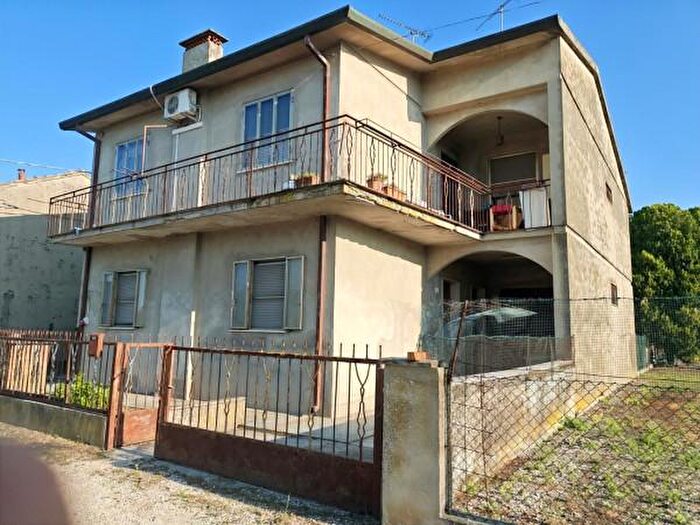 Casa con 6 locali in vendita in Via per Ariano, Codigoro