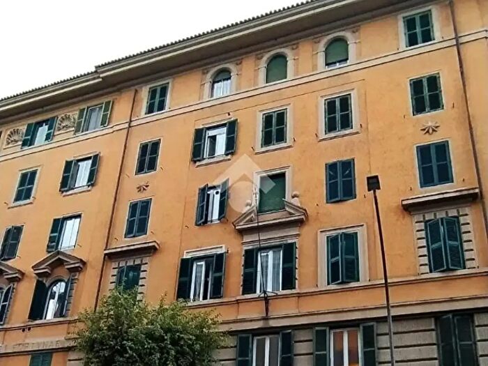Appartamento bilocale in vendita in Via Raimondo Montecuccoli, Roma