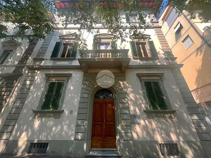 Appartamento bilocale in vendita in Viale dei Mille, Firenze