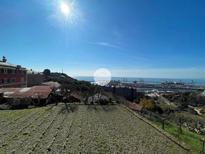 Casa con 5 locali in vendita in Via Scarpanto, Genova