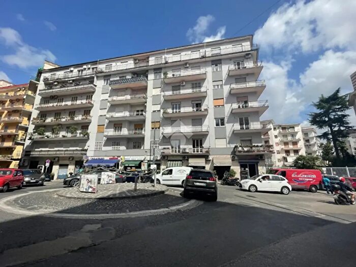 Appartamento con 5 locali in vendita in Via Alessandro Manzoni, Napoli