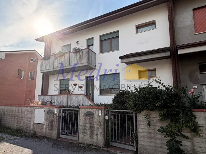 Appartamento con 7 locali in vendita in Via Maccanino, Cesena