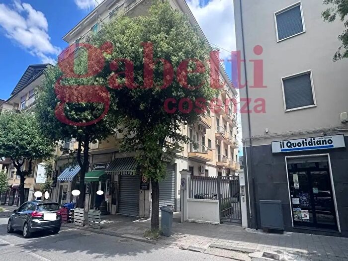 Appartamento con 5 locali in vendita in Cosenza Via Riccardo Misasi F, Cosenza