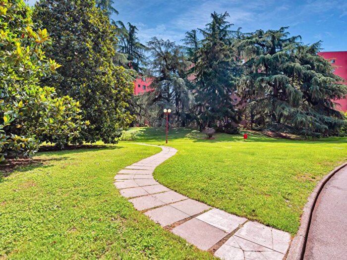 Appartamento trilocale in affitto in Via delle Forze Armate, Baggio, Milano