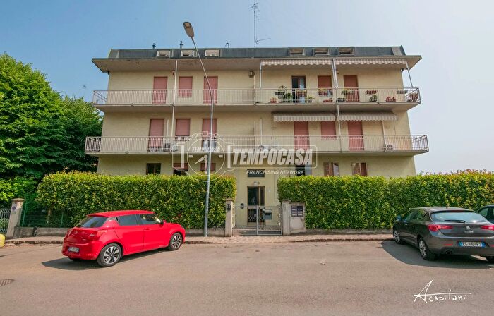 Appartamento quadrilocale in vendita in Via Anfossi, Modena