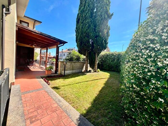 Casa con 6 locali in vendita in Via dei Partigiani, Ronciglione