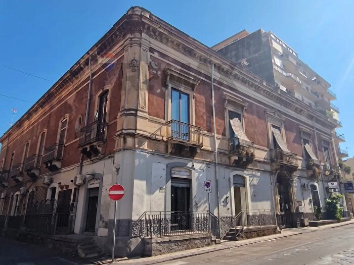 Appartamento con 5 locali in vendita in Via Principe Nicola, Catania