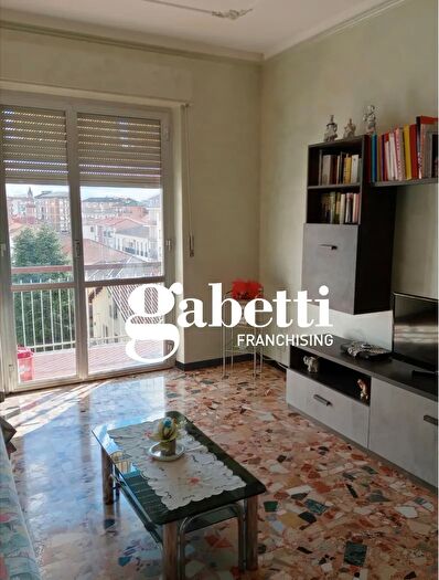 Appartamento quadrilocale in vendita in Via Dettoni, Asti