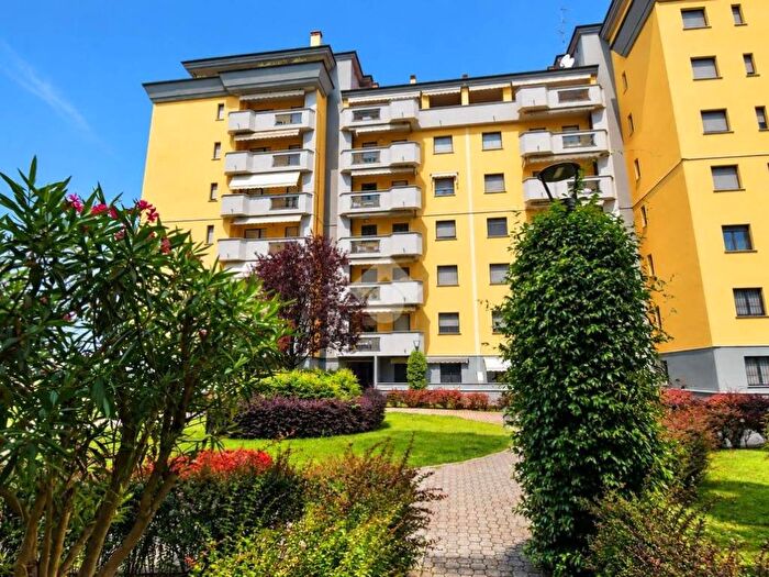 Appartamento trilocale in vendita in Via Alfieri, Centro, Rozzano