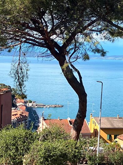 Appartamento quadrilocale in vendita in Via della Grotta, Monte Argentario