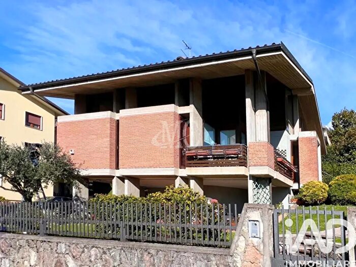 Casa con 5 locali in vendita in Via Strada Romana, Rovereto