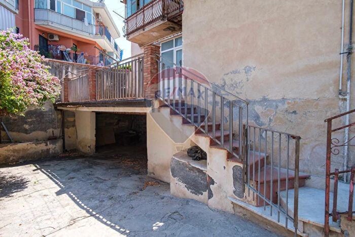 Casa con 5 locali in vendita in Via Luciano Pavarotti, Catania