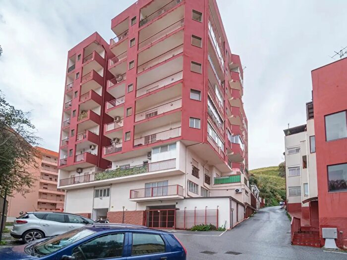 Appartamento trilocale in vendita in Via Comunale Santa Lucia, Messina