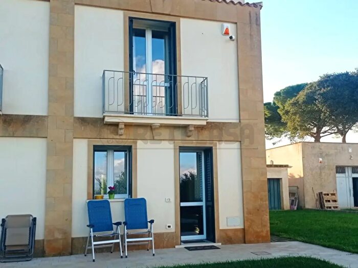 Casa con 12 locali in vendita in Castelvetrano