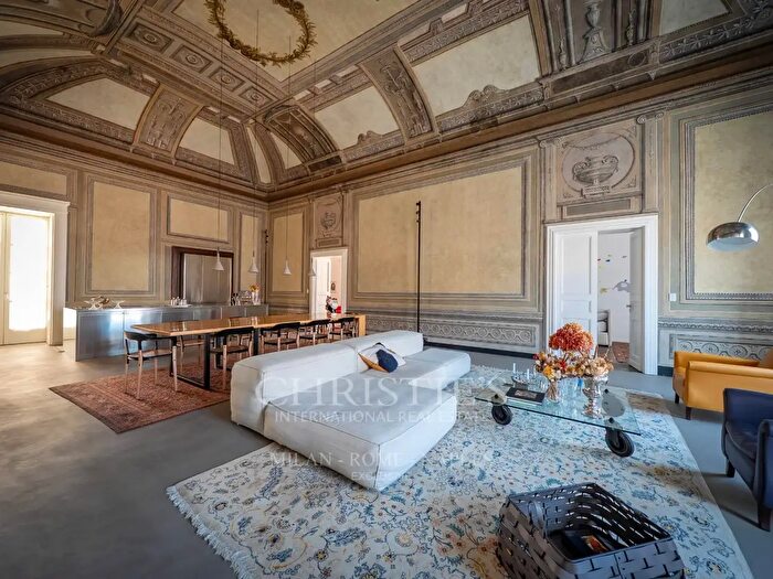 Appartamento con 10 locali in vendita in Via Girolamo Ruscelli, Benevento