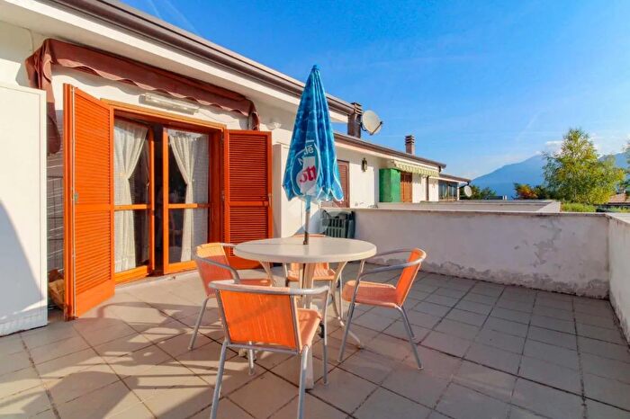 Appartamento trilocale in vendita in Via Campogrande, Tignale