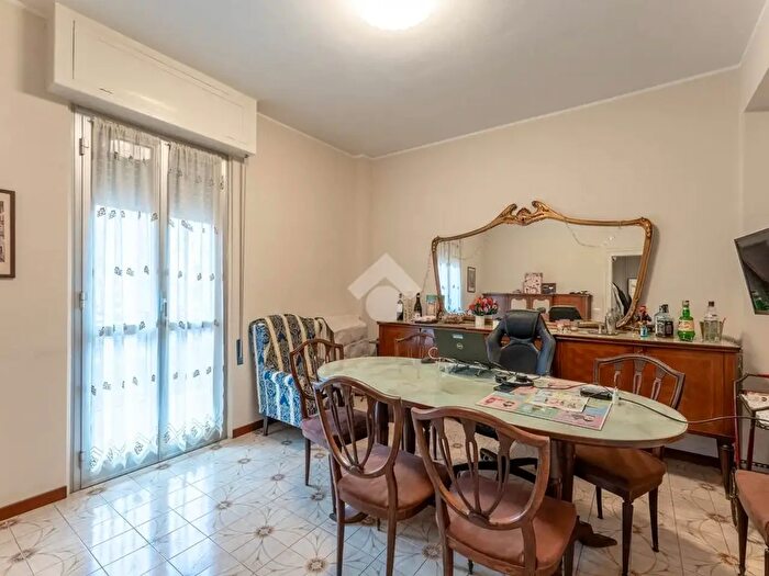 Appartamento trilocale in vendita in Viale Edoardo Jenner, Milano