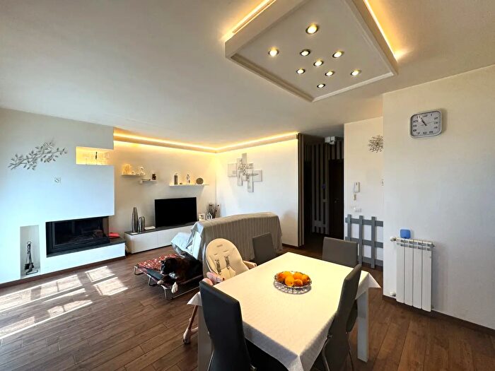 Appartamento trilocale in vendita in Via d Stefanacci, Vernio