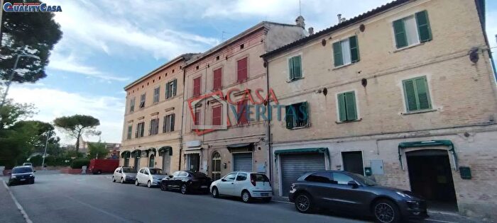Appartamento quadrilocale in vendita in Via FLli Bandiera, Chiaravalle