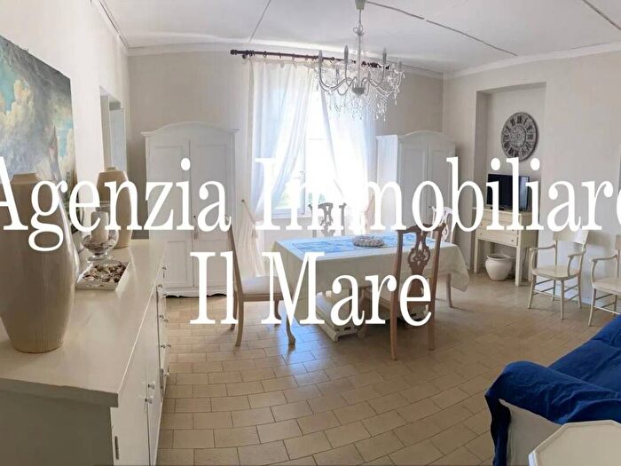 Appartamento quadrilocale in affitto in Via Mazzini SNC, Centro, Forte dei Marmi