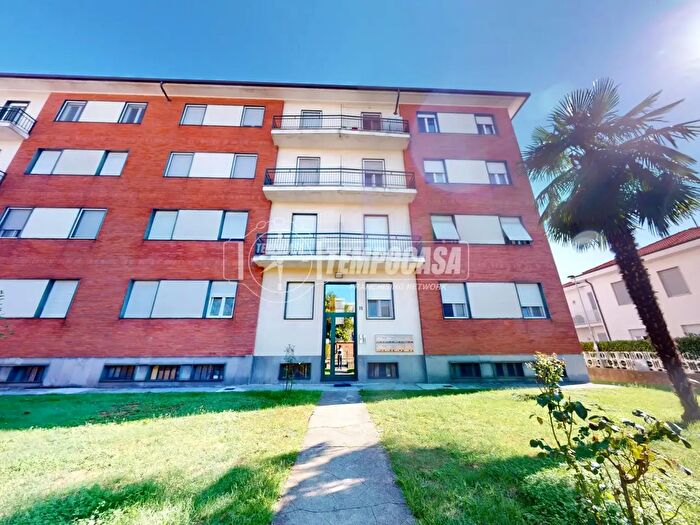 Appartamento trilocale in vendita in Via Montello, Bra