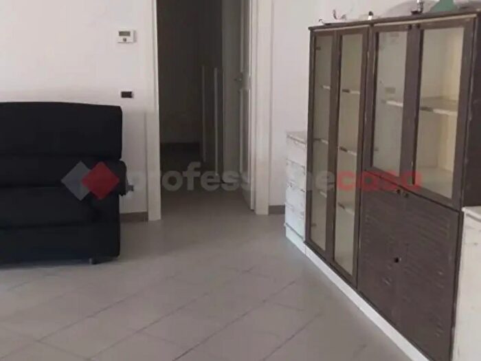 Appartamento bilocale in affitto in Via Petrarca, Cerro Maggiore