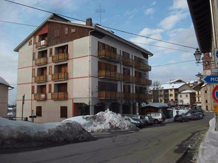 Appartamento quadrilocale in affitto in Via Serra, San Giacomo, Roburent