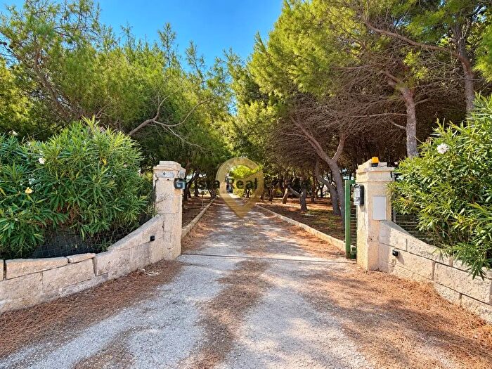 Casa trilocale in vendita in Strada per Lobia, Brindisi