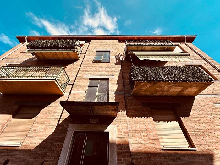 Appartamento quadrilocale in affitto in Ospedale Volturno, Parma