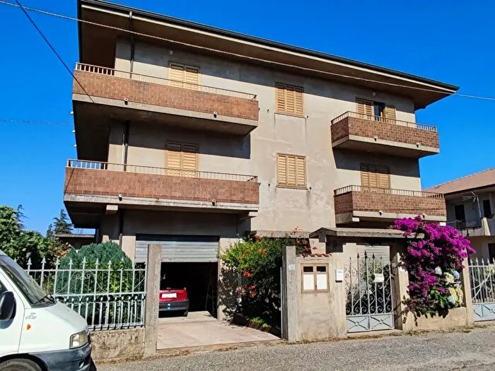 Appartamento quadrilocale in vendita in Via delle Rose, Girifalco