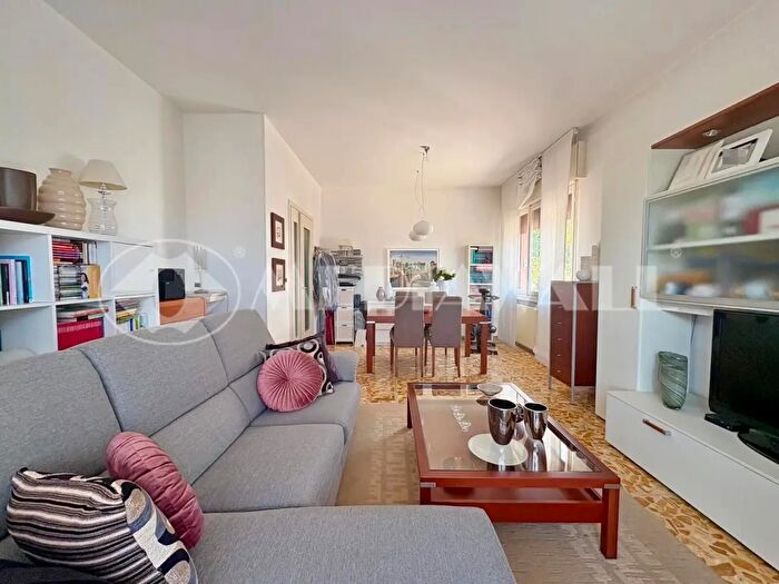Casa con 15 locali in vendita in Via Terza Armata a, Pordenone