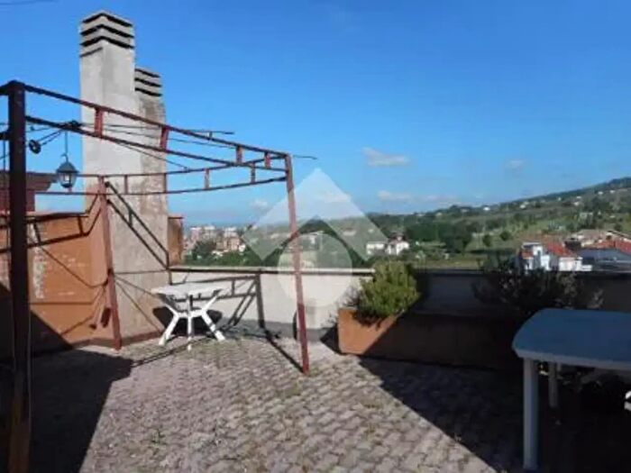 Appartamento quadrilocale in vendita in Via Sirio, Terni