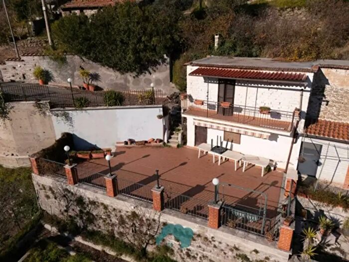 Casa trilocale in vendita in Via Roma, Poli